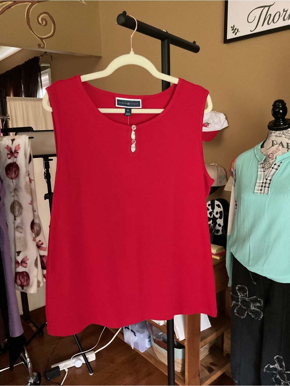 Karen Scott Red Sleeveless Scoop Neck Tank with Henley Buttons